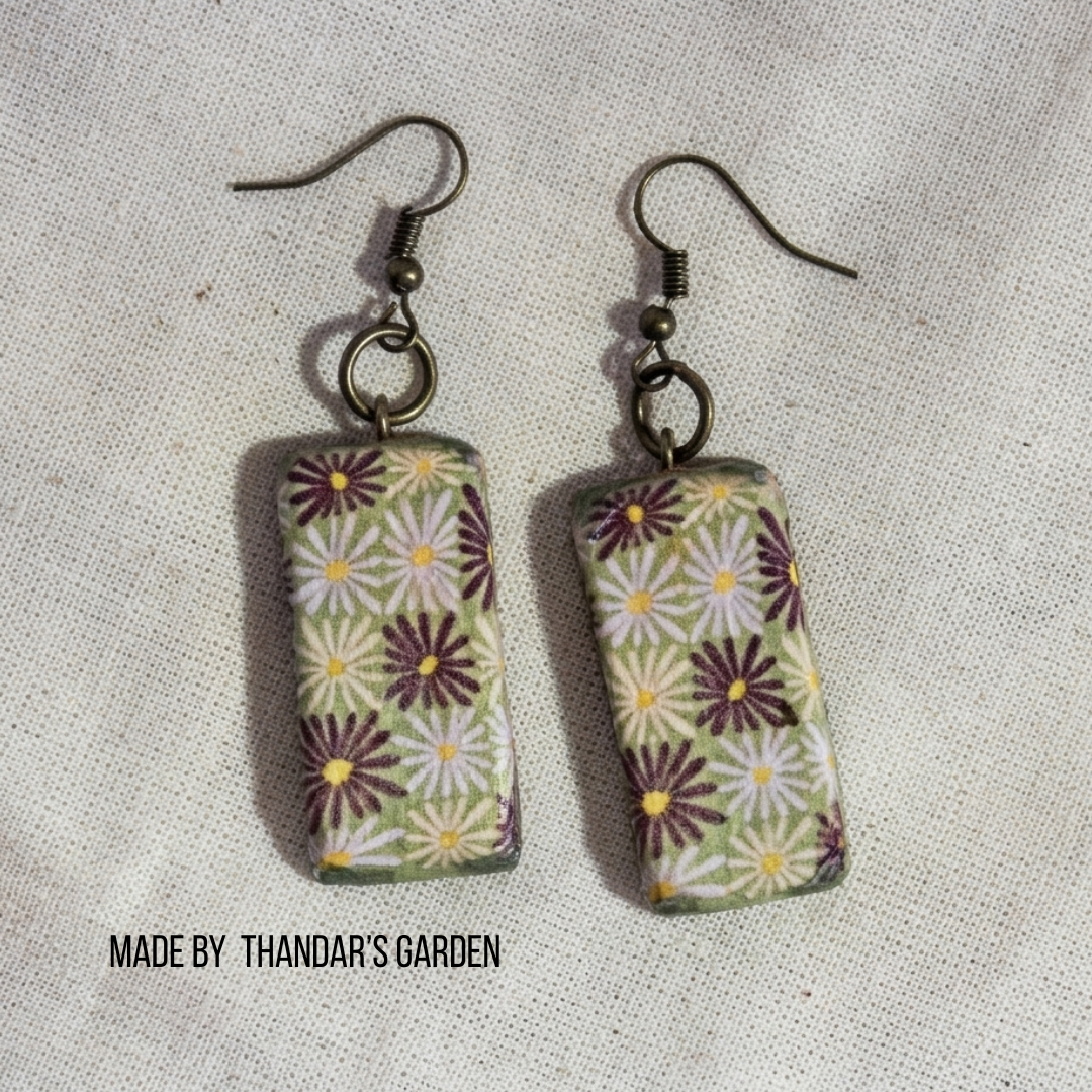 Morning Moss Daisy Rectangle Earring