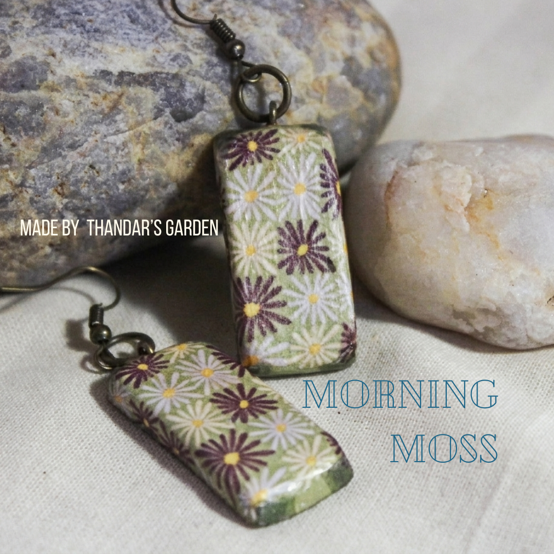 Morning Moss Daisy Rectangle Earring